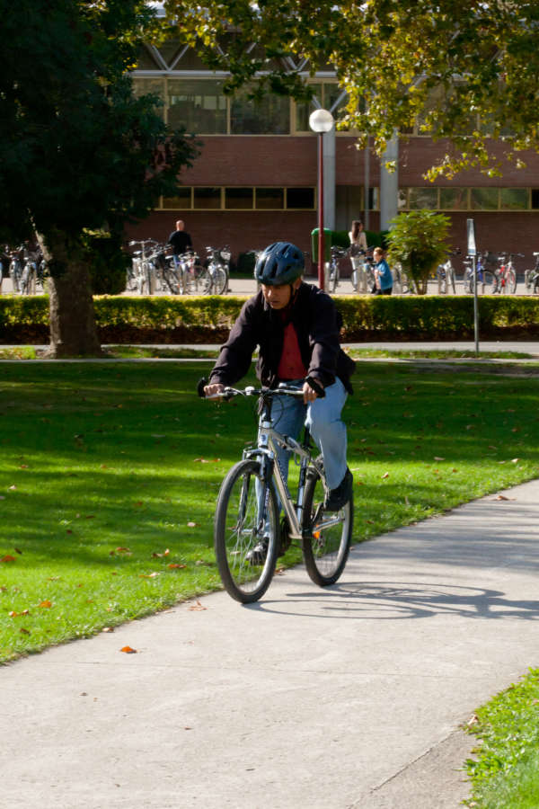 La Universidad se suma a la Semana de la Movilidad con una campaña para fomentar el uso de la bicicleta