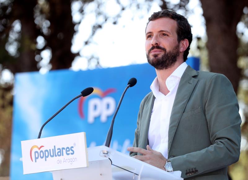 Casado reajusta las listas del 28A e insta a unir el voto para ganar el PSOE