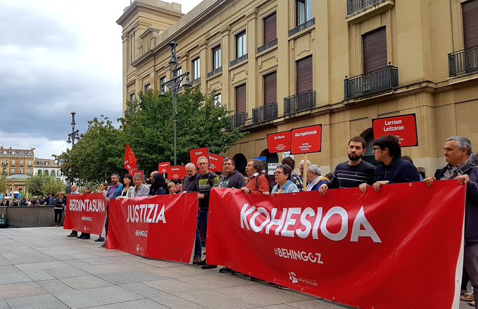 Cientos de personas piden al Gobierno que recurra la sentencia del euskera