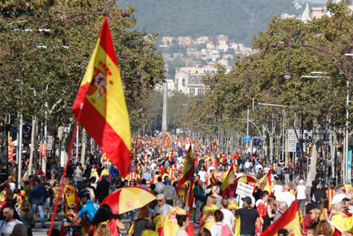 Decenas de miles de personas acuden a la marcha constitucionalista para decir 