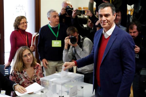 Sánchez espera una alta participación que legitime los resultados electorales