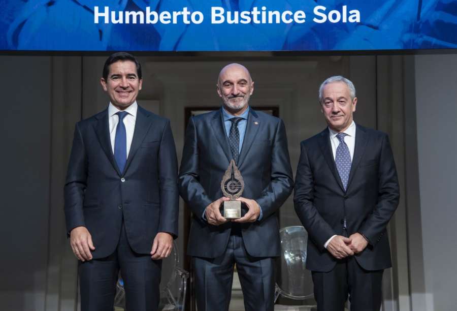 El catedrático Humberto Bustince recoge en Madrid el Premio Nacional de Informática