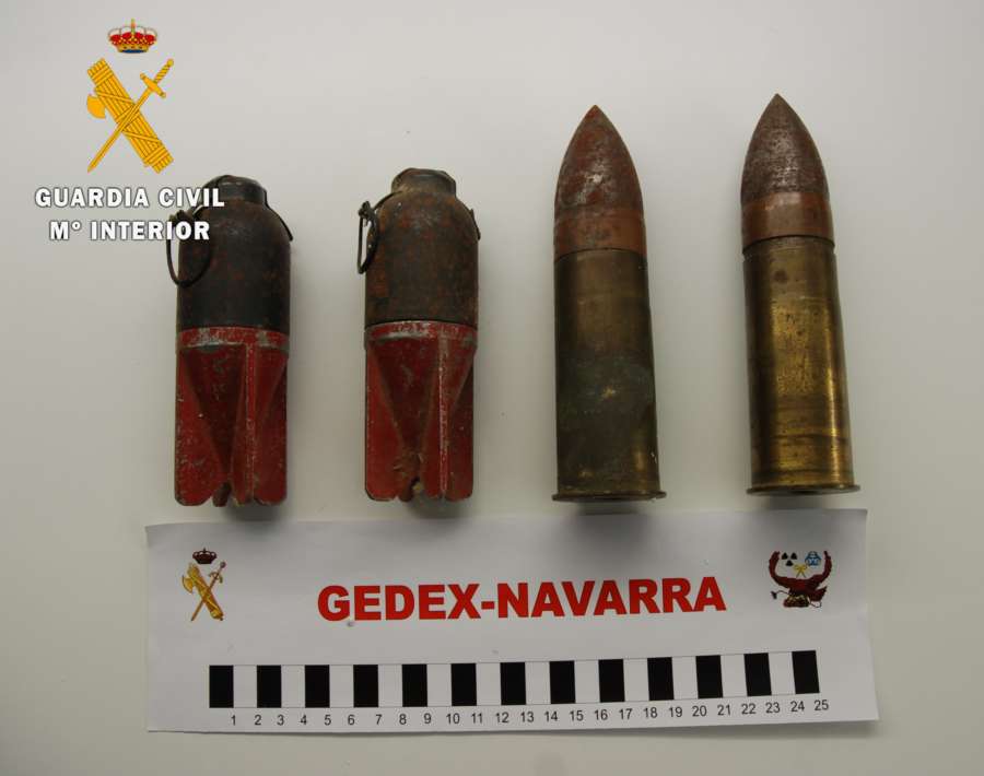 La Guardia Civil destruye cinco artefactos explosivos localizados en Unciti y Lizarraga