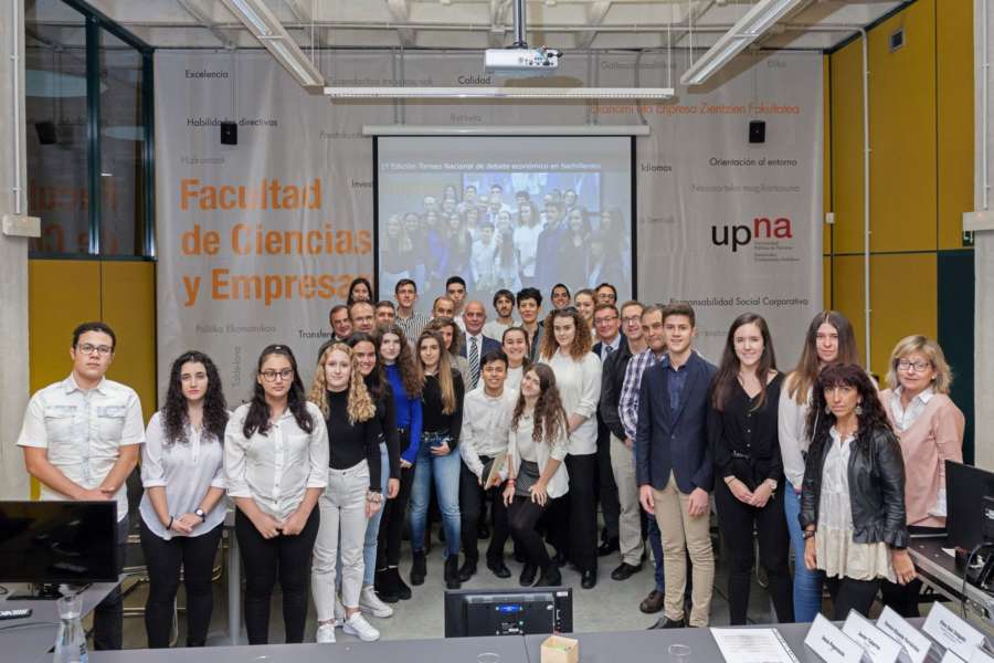 Nuestra Señora del Huerto representará a Navarra en la final del I Torneo Nacional de Debate Económico