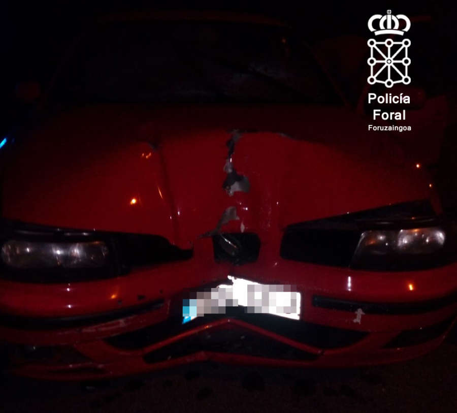 Imputado un hombre ebrio tras darse a la fuga y chocar contra un muro en Navarra