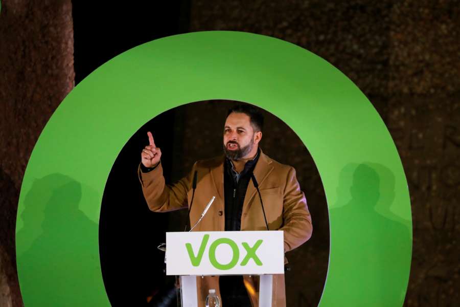 Vox busca atraer el voto de izquierdas y abandona sus propuestas