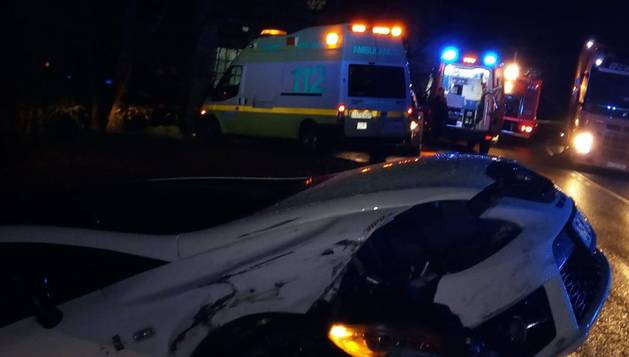 Tres heridos en un accidente de tráfico en la N-121-A