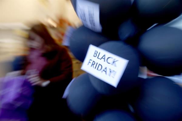Los consumidores españoles, los que más comprarán en Black Friday de Europa