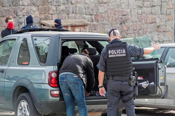 Cortan durante dos horas la carretera N-II en La Junquera (Gerona)