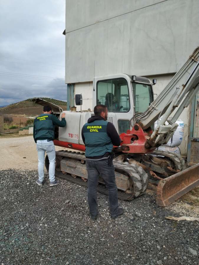 Recuperada excavadora de 60.000 euros robada en Puente la Reina (Navarra)