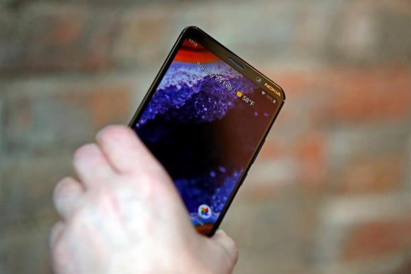 El alza de precios de móviles impulsa la venta de dispositivos 