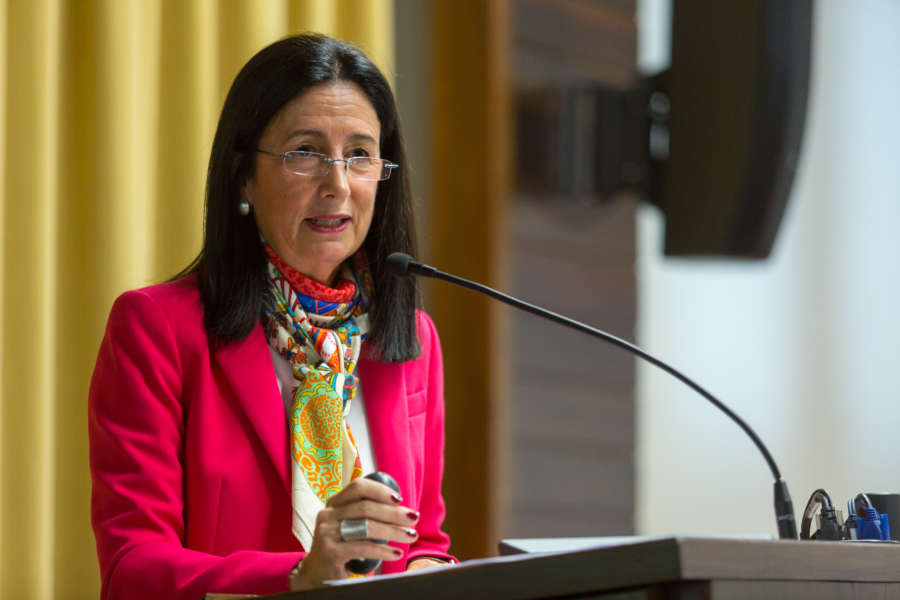 “La aportación de la mujer es imprescindible para edificar estructuras económicas, políticas y culturales más ricas en humanidad”