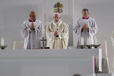 El Papa pide en Tokyo proteger toda vida en una sociedad de consumo