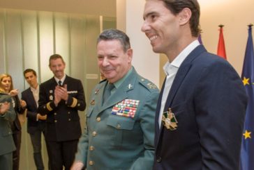 Rafa Nadal recibe la Cruz de Plata al mérito de la Guardia Civil