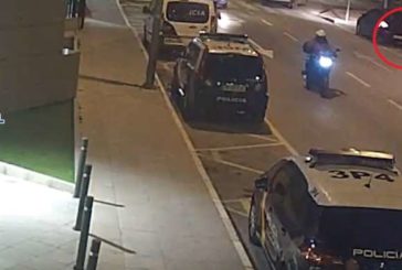 Un agente de la Policía Nacional salva la vida a un niño de cuatro años