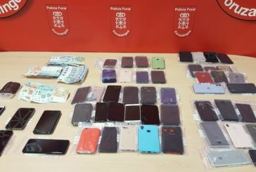 Cuatro detenidos por robar 53 móviles en San Sebastián