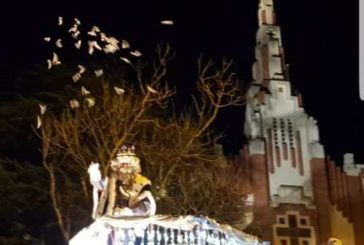 Miles de niños y mayores reciben a SS MM Los Reyes Magos de Oriente en la Cabalgata de Pamplona