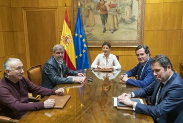 Gobierno de España, sindicatos y patronal acuerdan subir el SMI