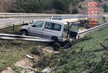 Un joven de 23 años ileso tras salirse de la vía en Barásoain (Navarra)