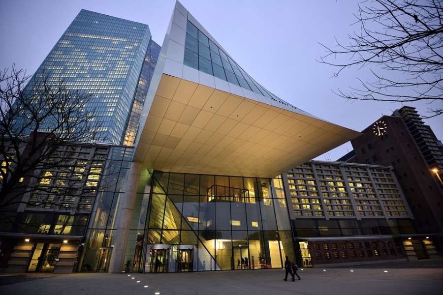 El Banco Central Europeo anuncia una compra masiva de deuda por el coronavirus