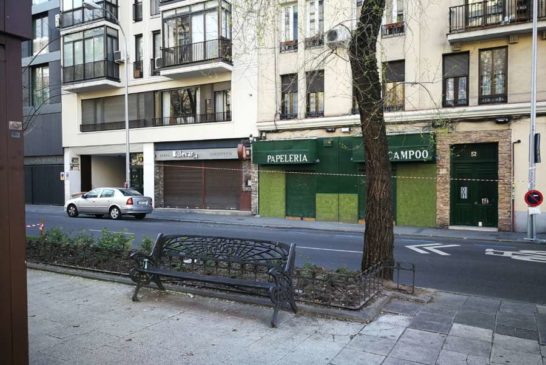 UATAE advierte: «La crisis de la vivienda también está bajando las persianas de nuestros barrios»