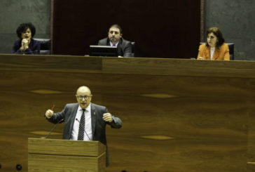 Gimeno trabaja para revertir la “alarmante concentración de alumnado desfavorecido en centros públicos”