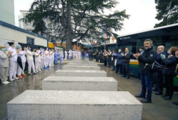 Aplauso sanitario de chóferes de Villavesas y vehículos auxiliares en el CHN