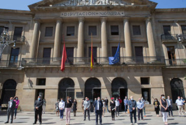 El Parlamento y Gobierno de Navarra se suman al minuto de silencio en memoria de los fallecidos por coronavirus