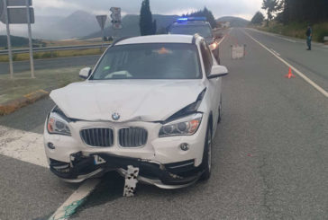 Evacuado al CHN un joven tras una colisión entre dos vehículos en Iza (Navarra)
