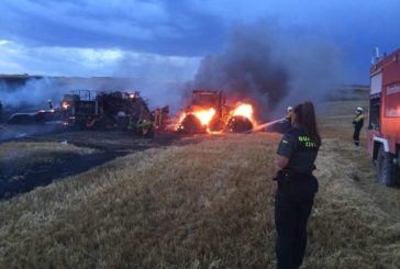 La lluvia apaga un incendio en una máquina agrícola en Larraga (Navarra)