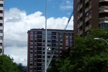 Una mujer y un Policía Municipal de Pamplona trasladados al CHN por incendio en una cocina