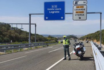 Se entrega a una vecina de La Rioja una cartera encontrada en un vierteaguas cerca del Perdón