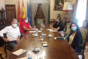 UAGN presenta el Sello Social a María Chivite