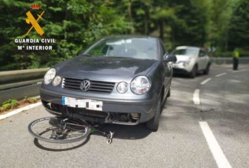 Ciclista herida grave en Leiza en una colisión con turismo