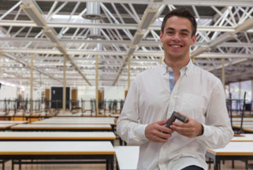 El martillo plegable creado por un estudiante de la Escuela de Arquitectura de la Universidad de Navarra