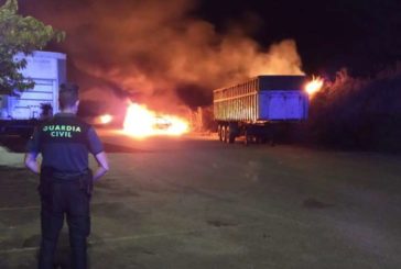 Arde un vehículo en el polígono de Paternáin