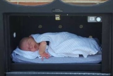 Bruselas autoriza el primer buzón para abandonar bebés anónimamente