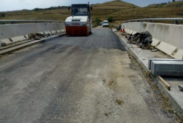 Obras Públicas repara los accesos al paso elevado sobre la línea del ferrocarril en Lodosa