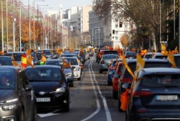Miles de personas en coches rechazan de nuevo la Lomloe #StopLeyCeláa en España