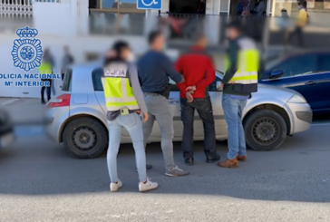 Detenidos tres vigilantes de seguridad por asaltar dos viviendas en una urbanización de Estepona