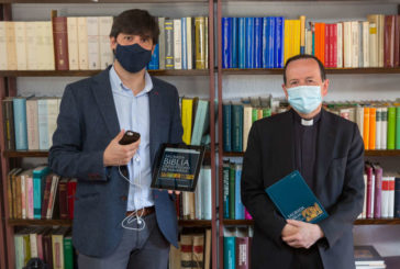 La Universidad de Navarra edita un audiolibro de la Biblia con casi cien horas de grabación