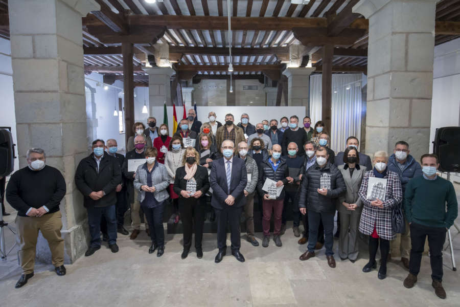 El Ayuntamiento de Pamplona homenajea a los 51 trabajadores municipales que se jubilaron en 2020