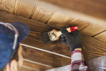 Lo que necesitas saber antes de pintar tu casa de madera