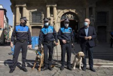 La Unidad Canina de la Policía Municipal de Pamplona triplica este año las actas de aprehensión de drogas
