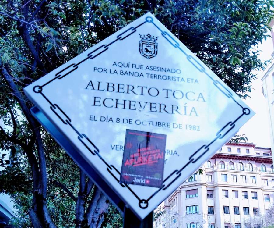 Grupo «disidente» de ETA-Sortu tacha de «desperfecto» una placa a las víctimas