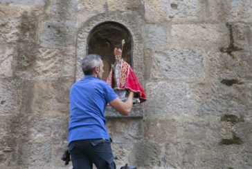 Retirada la réplica de San Fermín de la hornacina de Santo Domingo