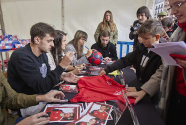 Osasuna pone su firma en la Feria de Navidad de Pamplona