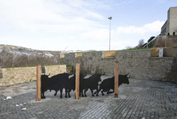 Cinco toros metálicos dormirán en los corrales de Santo Domingo