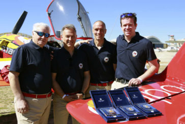 Galardonados D. Álvaro de Orleans-Borbón y el Equipo Nacional de Vuelo  Acrobático