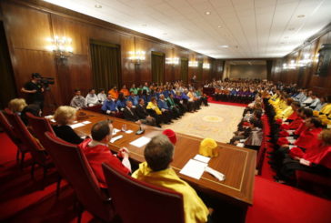 La rectora de la Universidad de Navarra preside la investidura de 176 doctores